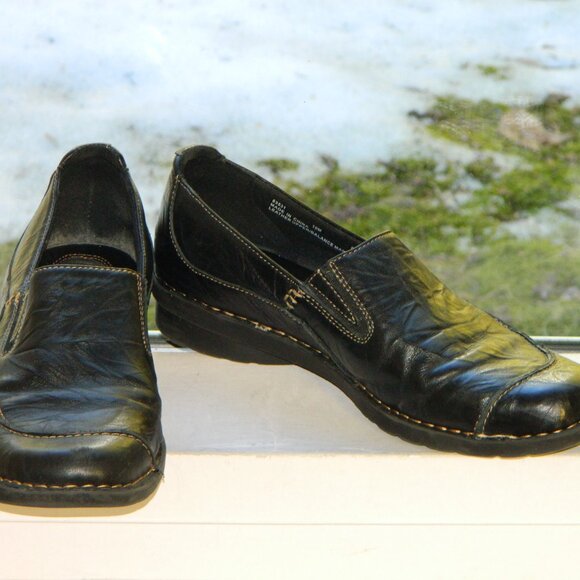 2 for/ $40 Clarks Bendable Black Leather Flat Pull on Shoes Size 10 Model #83531 - Picture 4 of 10